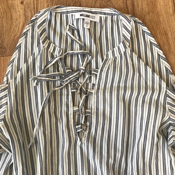 Striped Cold Shoulder Top - Picture 3 of 7